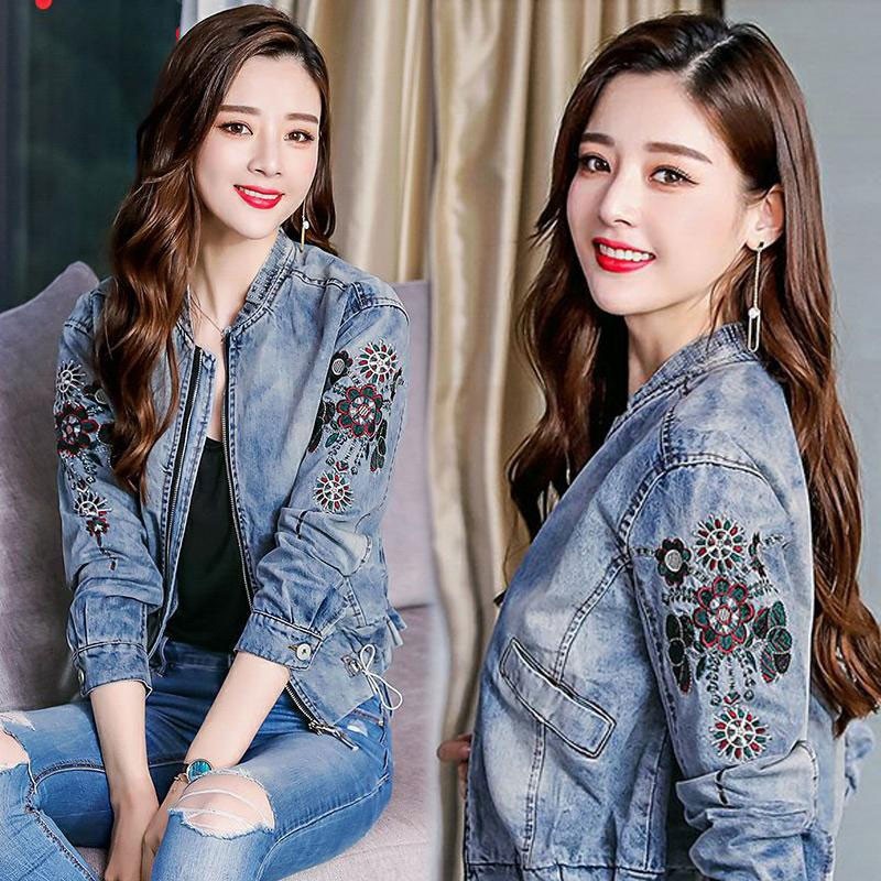 ÁO KHOÁC JEAN CỔ TRỤ TAY THÊU HOA